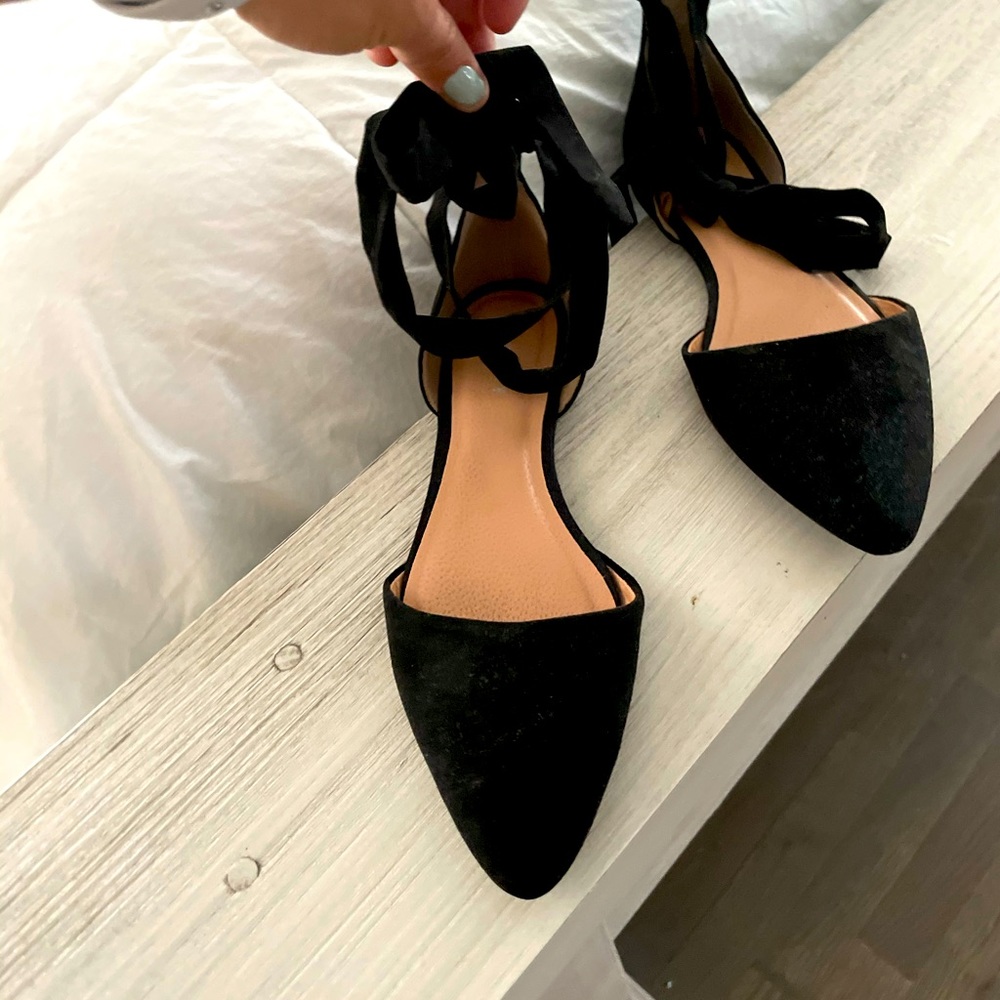 Tie up black flats
